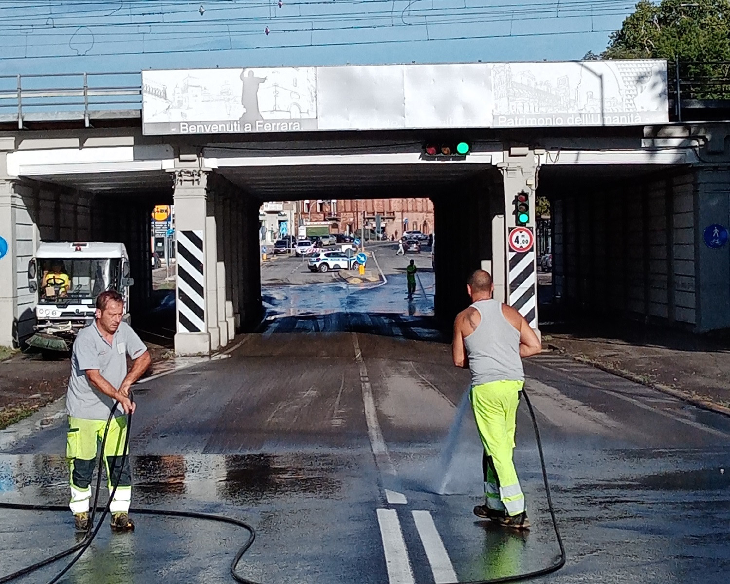 FERRARA NELLA BUFERA, DANNI E PAURA PER LA VIOLENZA DEGLI ELEMENTI FERRARA NELLA BUFERA, DANNI E PAURA PER LA VIOLENZA DEGLI ELEMENTI