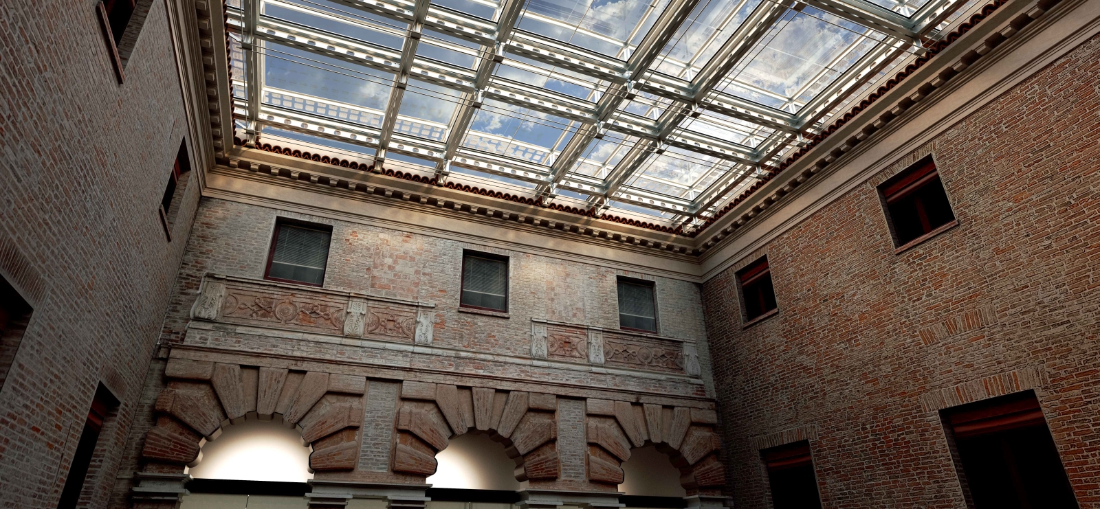 RINNOVATI I BAGNI DUCALI : ARRIVA NELLA PALAZZINA UNA COPERTURA FOTOVOLTAICA