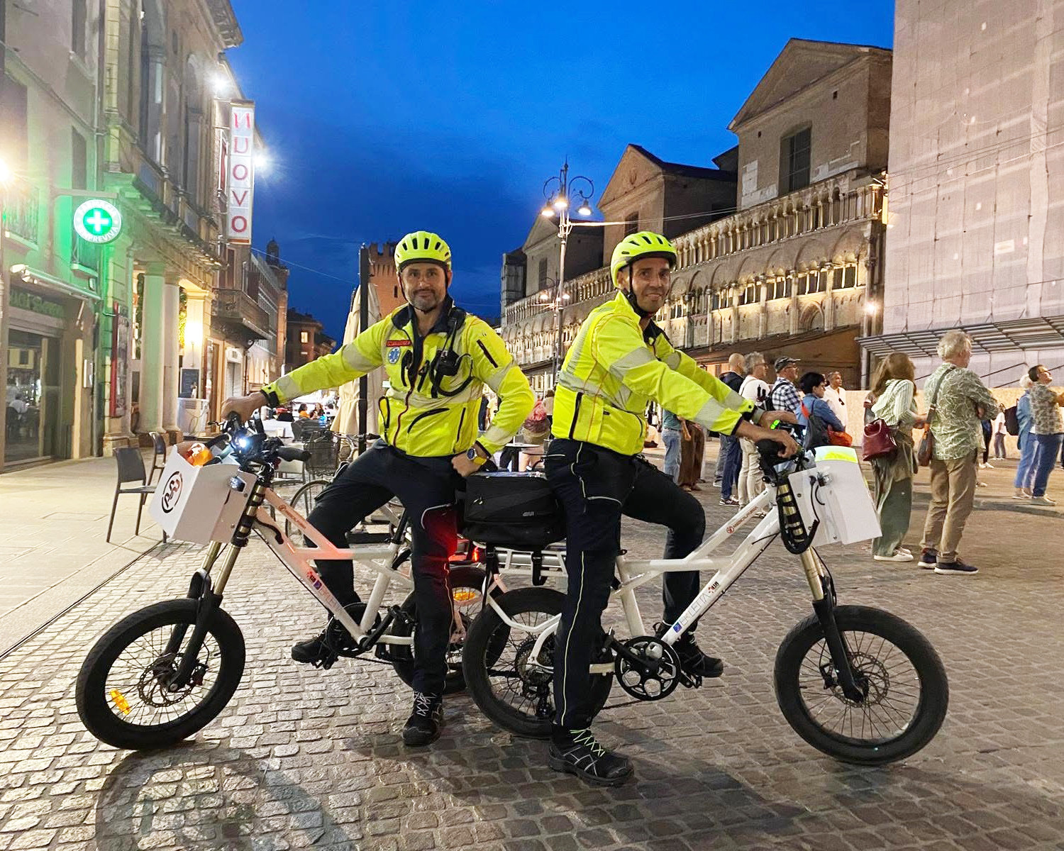 FERRARA BUSKERS FESTIVAL. L'ASSISTENZA SANITARIA, GARANTITA ANCHE DAGLI OPERATORI DEL 118 DOTATI DI BICI ELETTRICHE