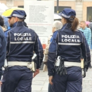 FERRARA. POLIZIA LOCALE SEMPRE PIÙ EFFICIENTE GRAZIE AD UN INVESTIMENTO DI QUASI 75MILA EURO FERRARA. POLIZIA LOCALE SEMPRE PIÙ EFFICIENTE GRAZIE AD UN INVESTIMENTO DI QUASI 75MILA EURO