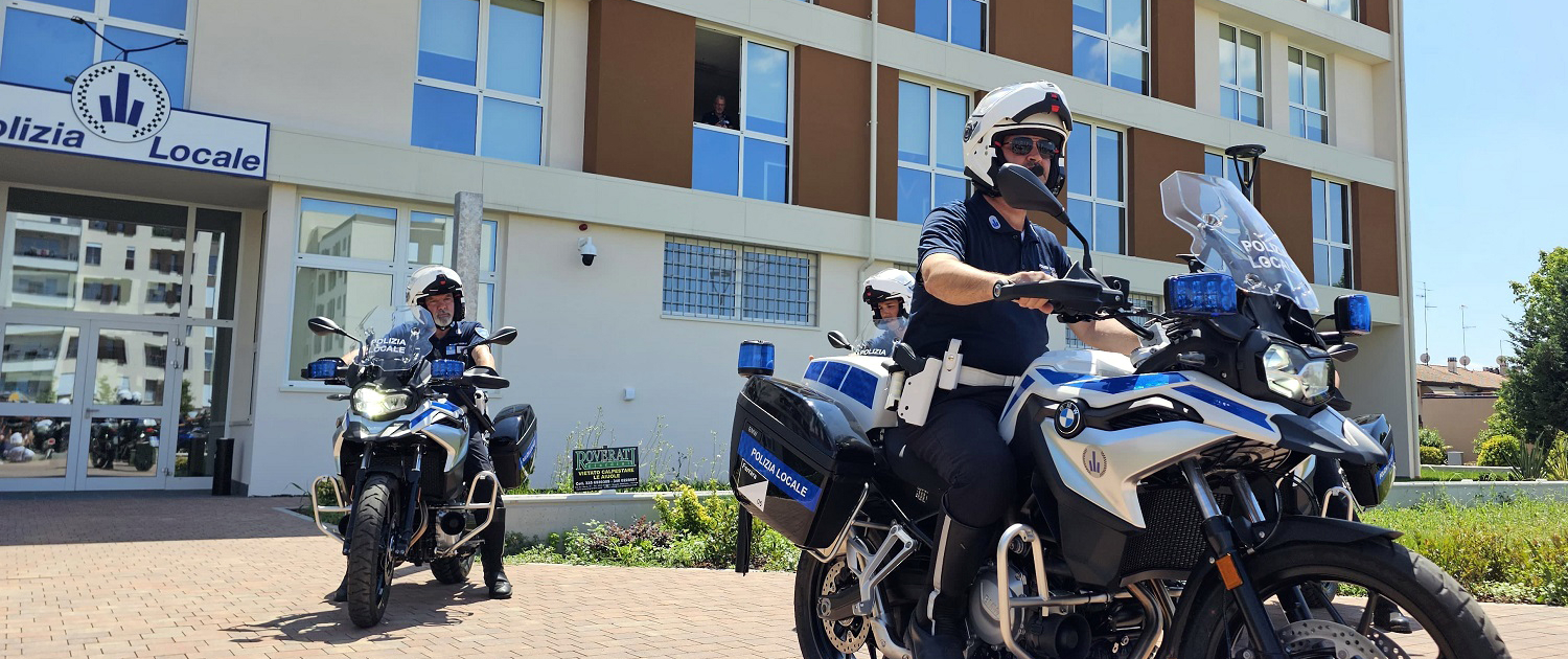 FERRARA. CONTROLLI DELLA POLIZIA LOCALE: SEQUESTRATO UN MINIVAN ABUSIVO E DENUNCIATO UN FALSO MINORENNE
