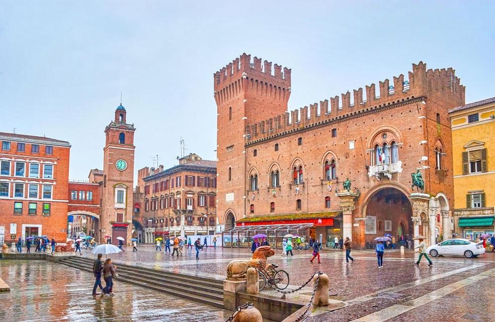 FERRARA. PALAZZO MUNICIPALE OSPITA LA "MOSTRA DI MODELLISMO NAVALE DEL '900 - SECONDA GUERRA MONDIALE"
