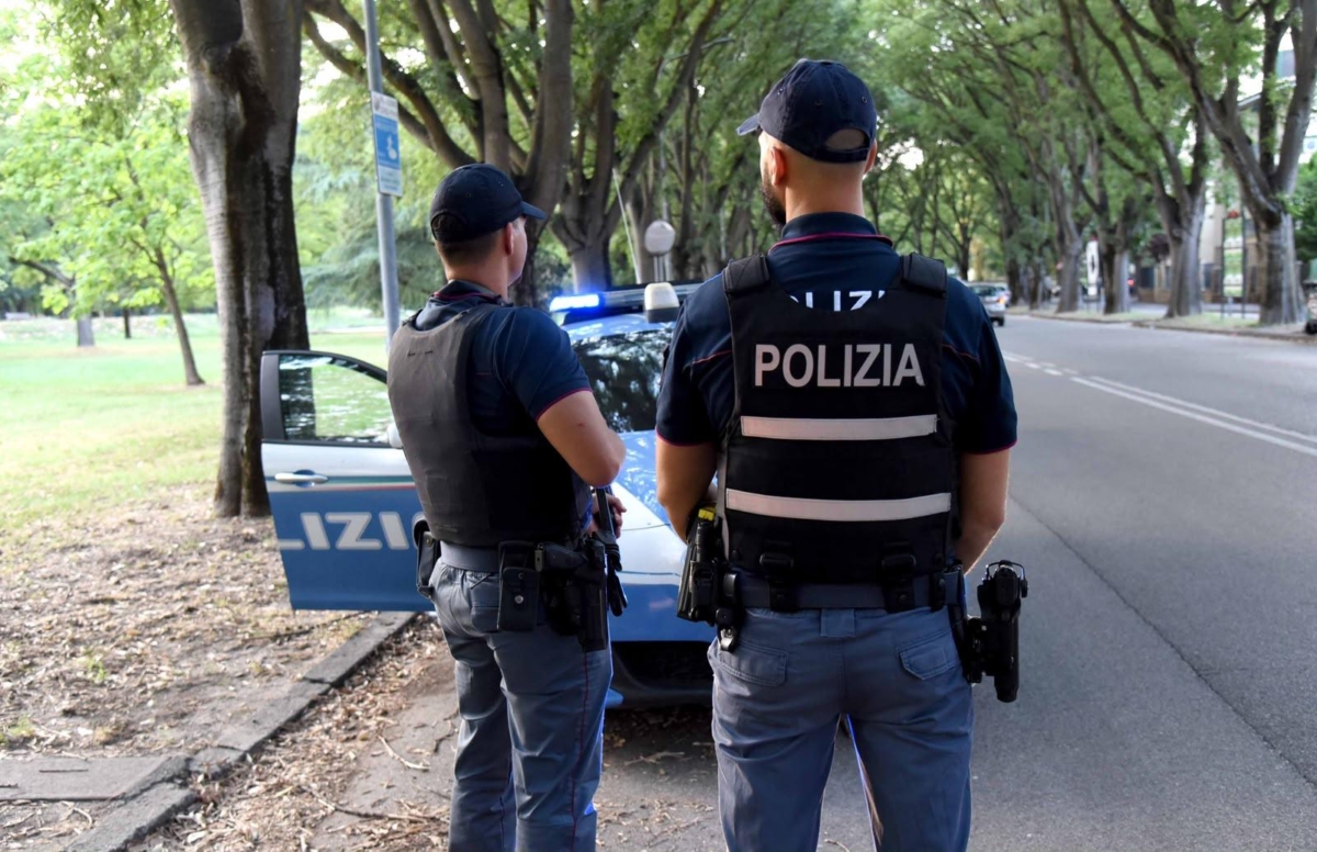 CRONACA. CONTROLLI NELLE ZONE SENSIBILI DI FERRARA: DUE ARRESTI E SEI DENUNCE CRONACA. CONTROLLI NELLE ZONE SENSIBILI DI FERRARA: DUE ARRESTI E SEI DENUNCE