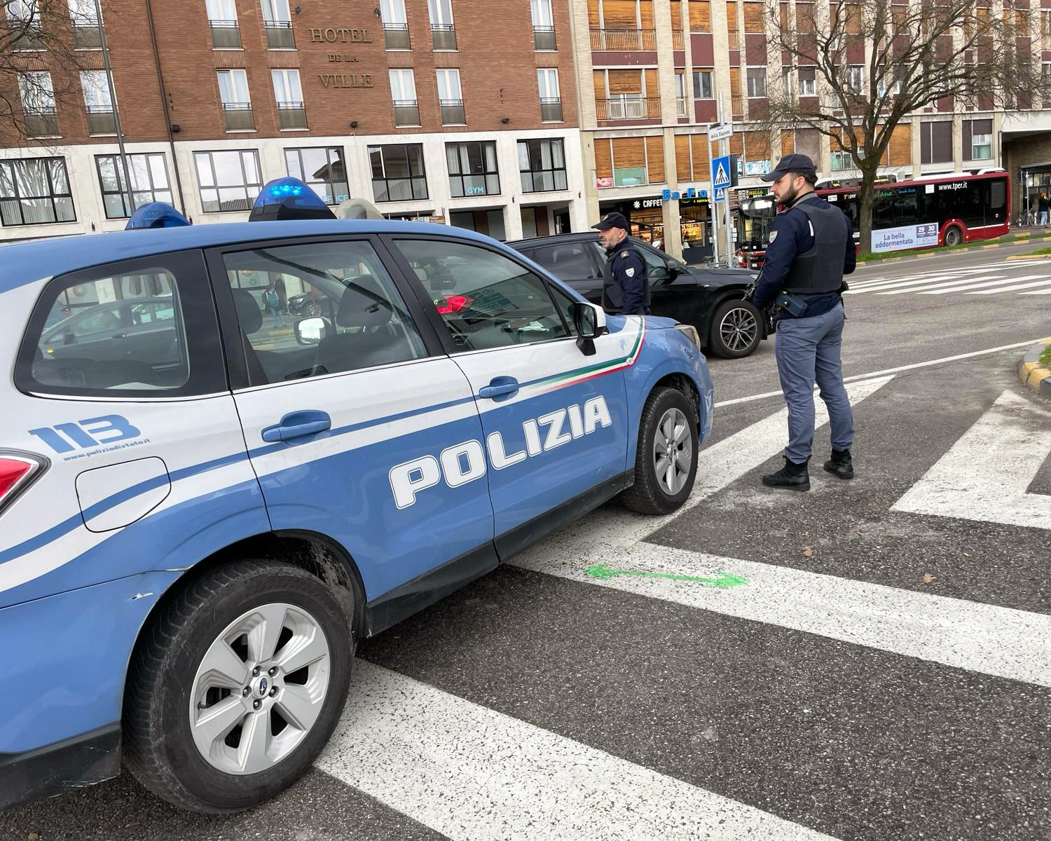 FERRARA. STRUMENTI DA SCASSO NELL'AUTO, DENUNCIATO DOPO IL CONTROLLO DI POLIZIA