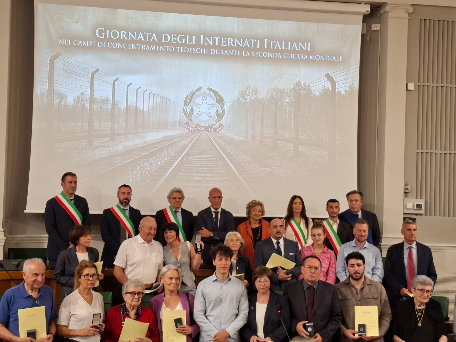 FERRARA. CONSEGNATE LE MEDAGLIE D'ONORE AI CITTADINI ITALIANI DEPORTATI NEI LAGER NAZISTI